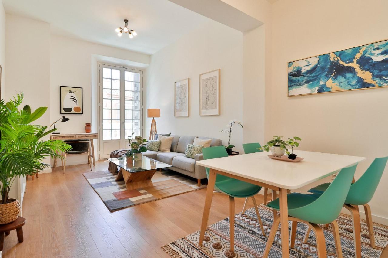C74 - Marvelous 3 Bedroom Apartment In Historical Málaga Exteriör bild