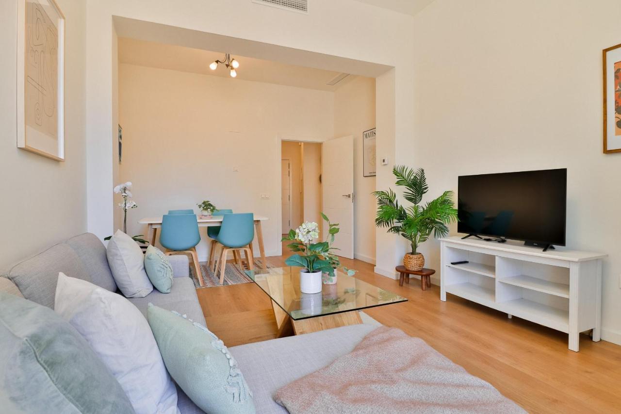 C74 - Marvelous 3 Bedroom Apartment In Historical Málaga Exteriör bild