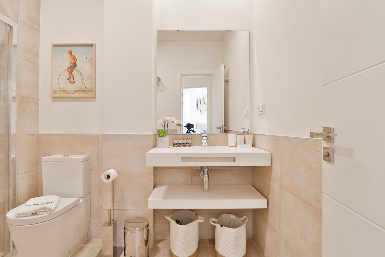 C74 - Marvelous 3 Bedroom Apartment In Historical Málaga Exteriör bild